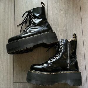 Dr. Martens Jadon Max lace up platform boots